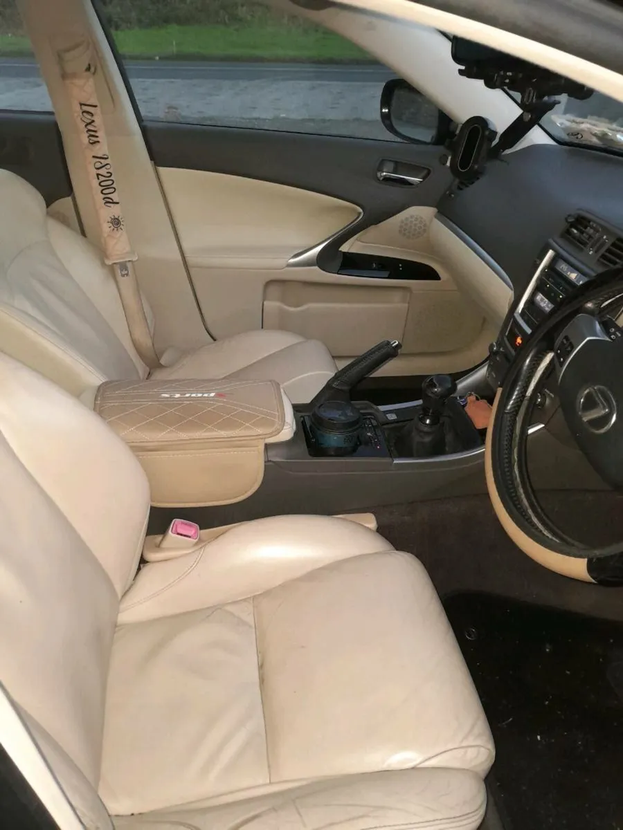 12 Lexus IS 200d long nct  low mls - Image 4