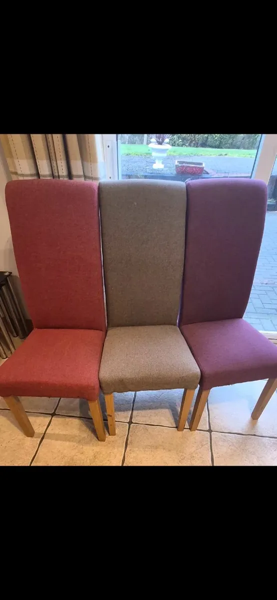 Kitchen Table and Chairs - Image 3