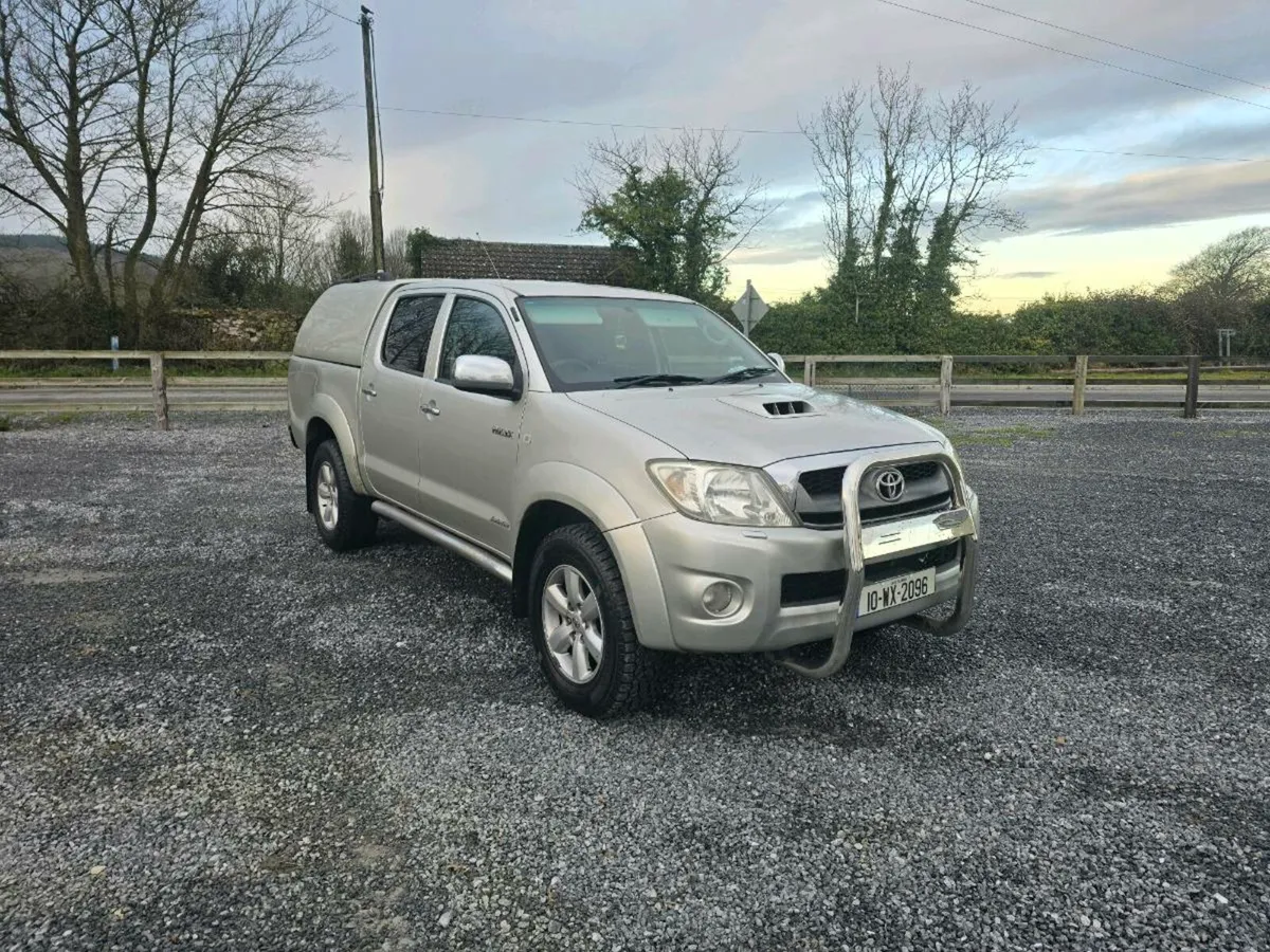 Toyota hilux invisible 3.0d4d auto - Image 1