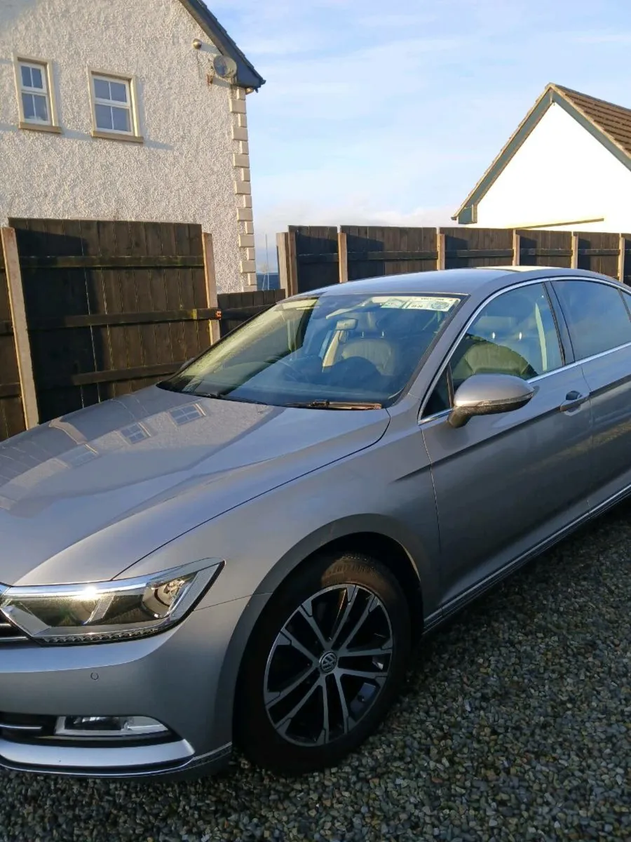 192 R Line Volkswagon Passat - Image 2