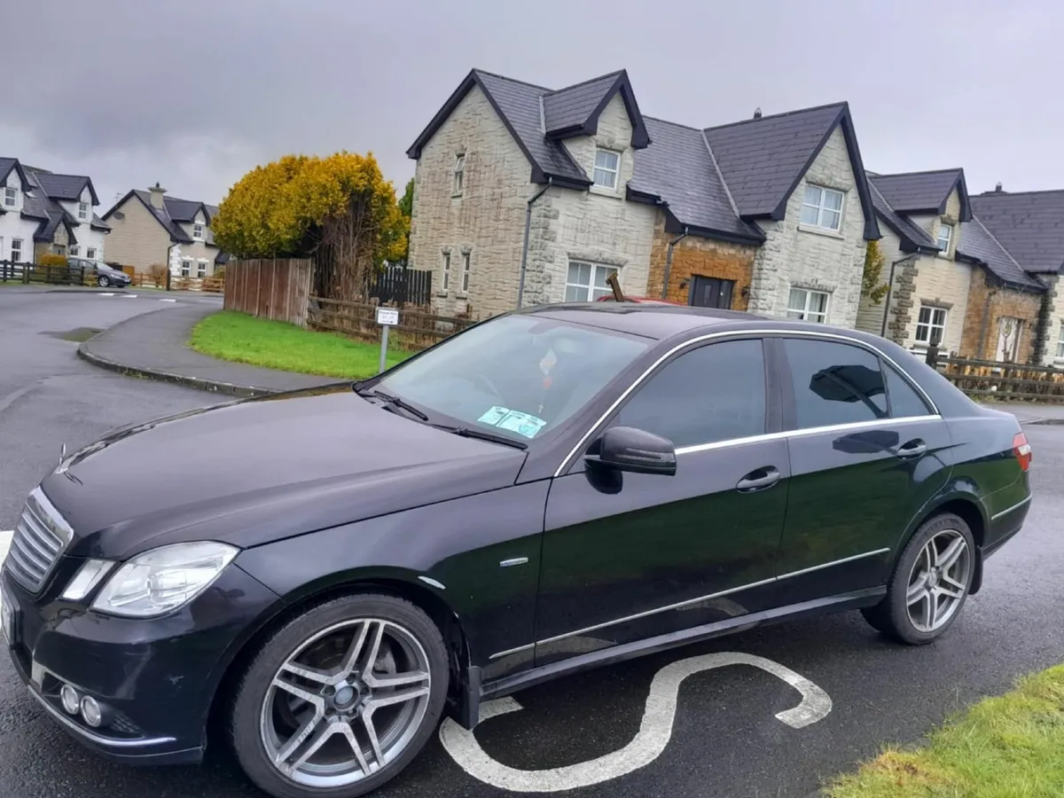 Mercedes-Benz E-Class 2010 - Image 3