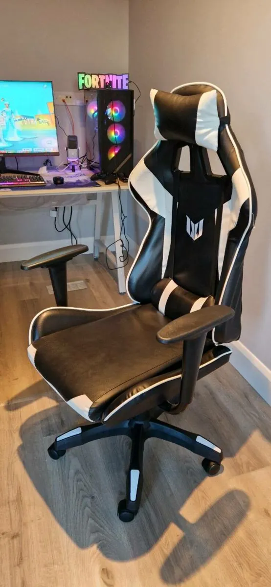 Racing great gaming chair on wheels