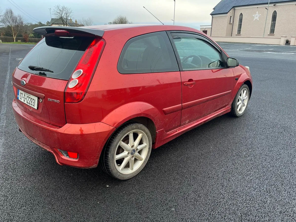 Ford fiesta - Image 3