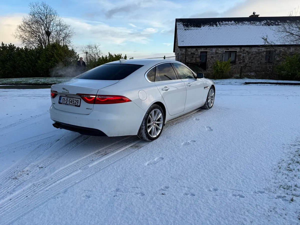 2017 Jaguar XF Auto Business Edition - Image 4