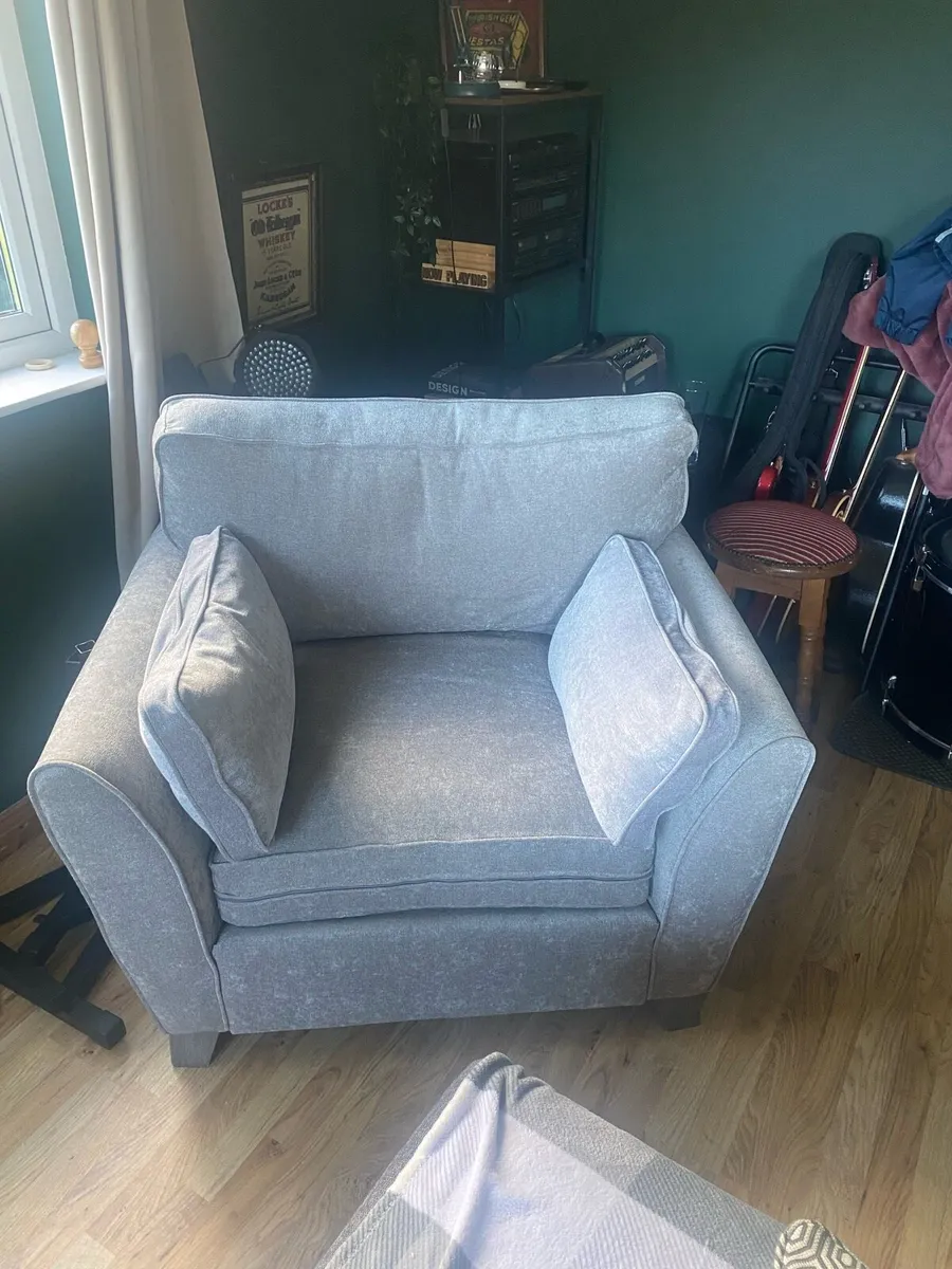 Sofa and 2 arm chairs - Image 3