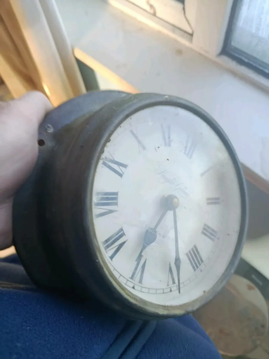 Brass clock and brass jug - Image 1