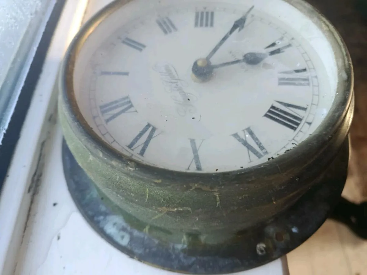 Brass clock and brass jug - Image 2