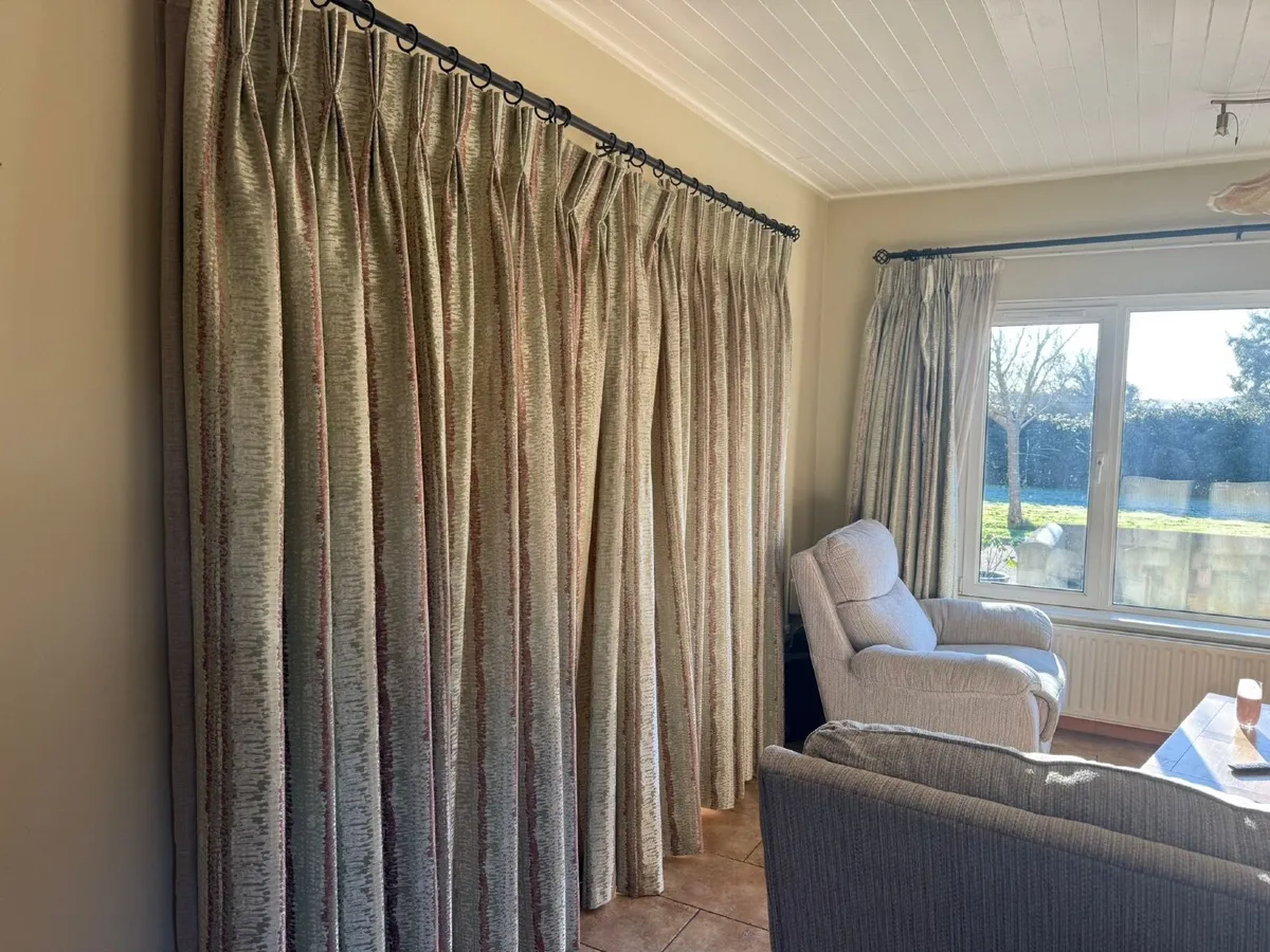 Curtains (4 sets) - Image 1