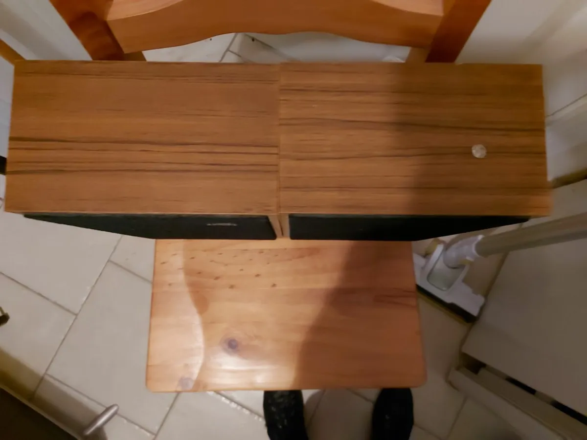 Pair of Philips speakers AH401-13T Excellent condi - Image 2