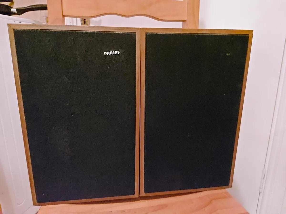 Pair of Philips speakers AH401-13T Excellent condi - Image 1