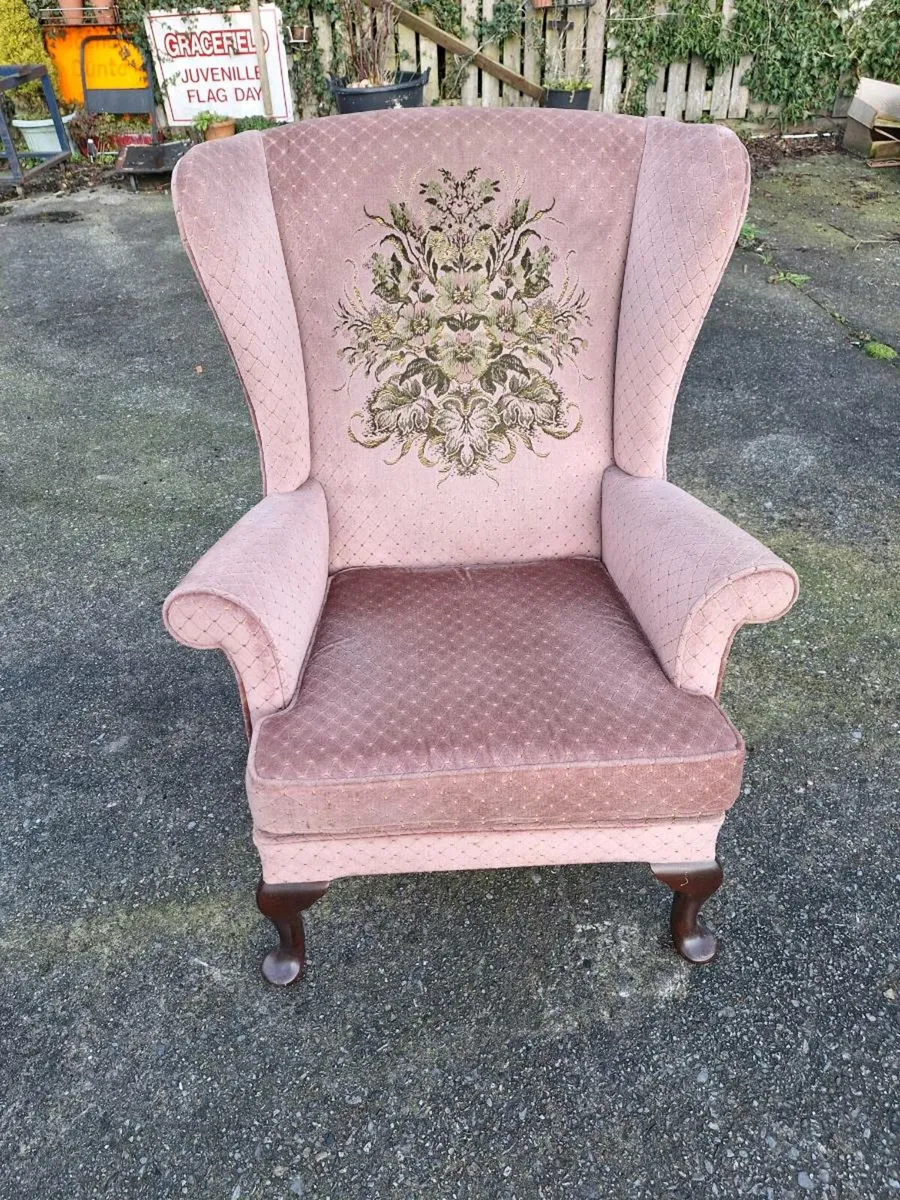 Beautiful Parker Knoll winged back armchair - Image 1