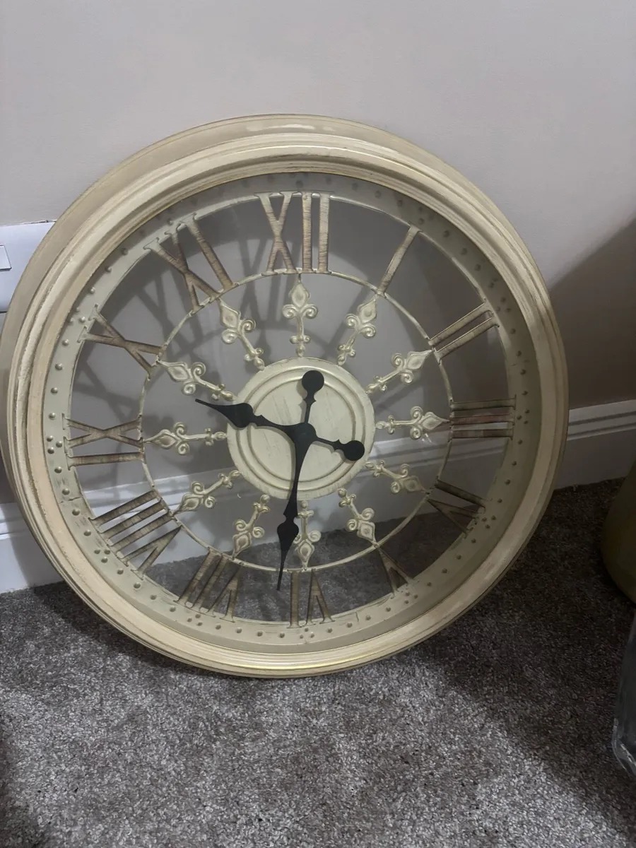 Large wall clock