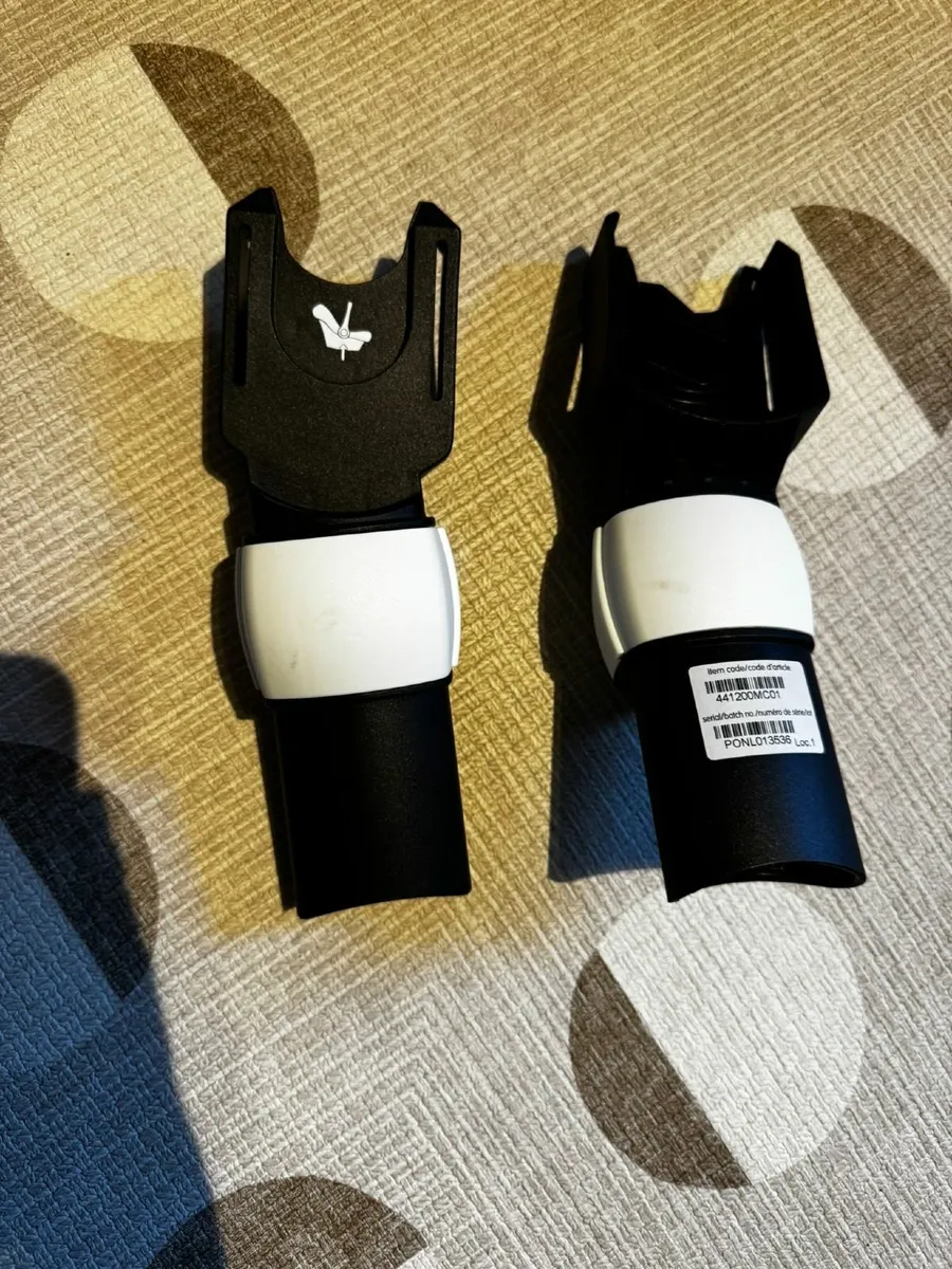 Bugaboo Fox adaptor for Maxi Cosi car seats - Image 3