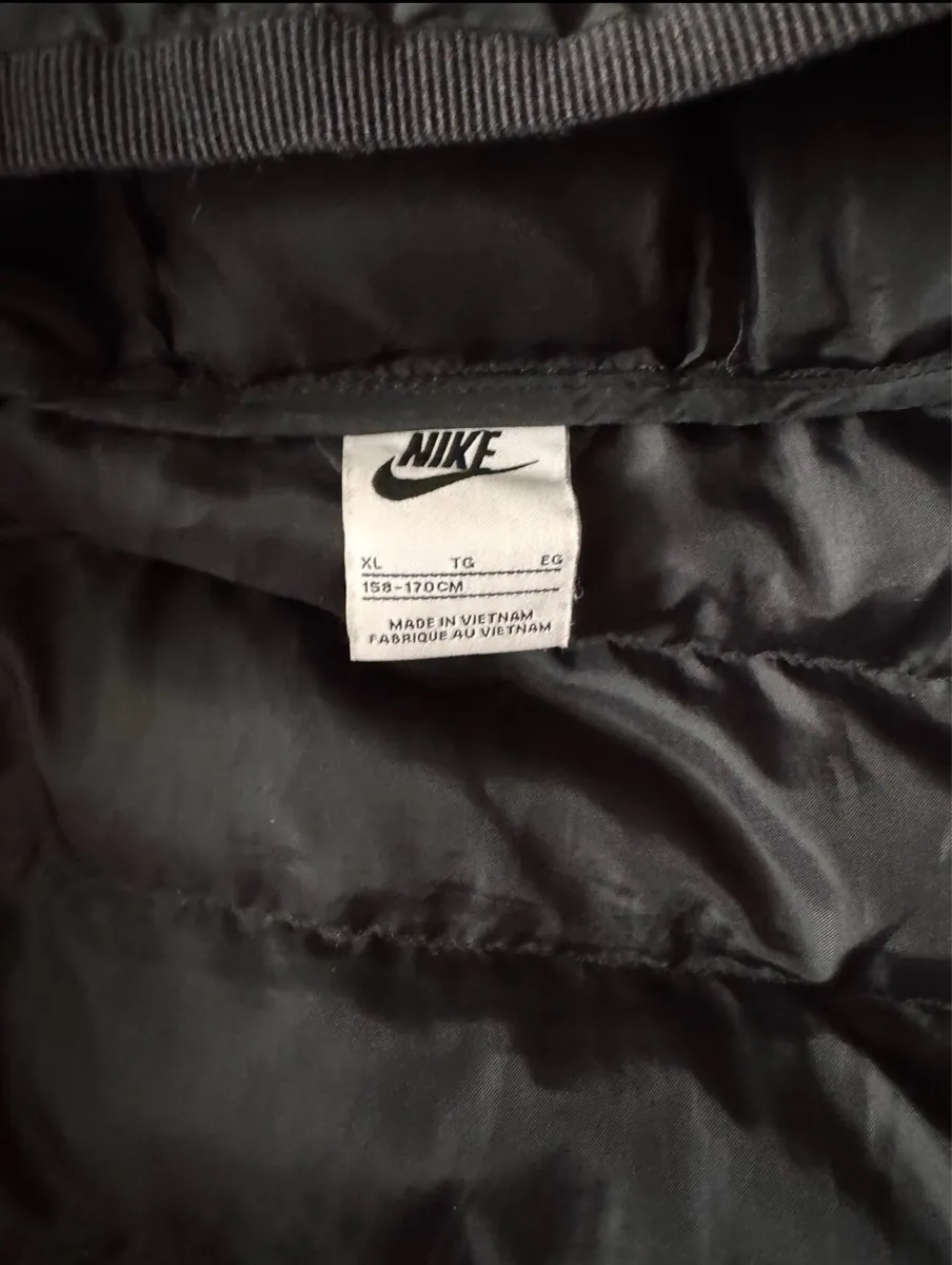 Nike jacket size 158-170 kids xl - Image 2
