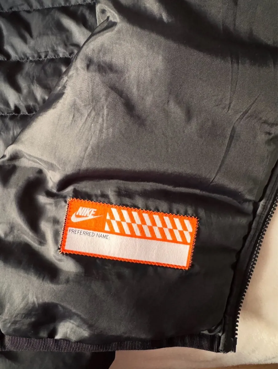 Nike jacket size 158-170 kids xl - Image 3