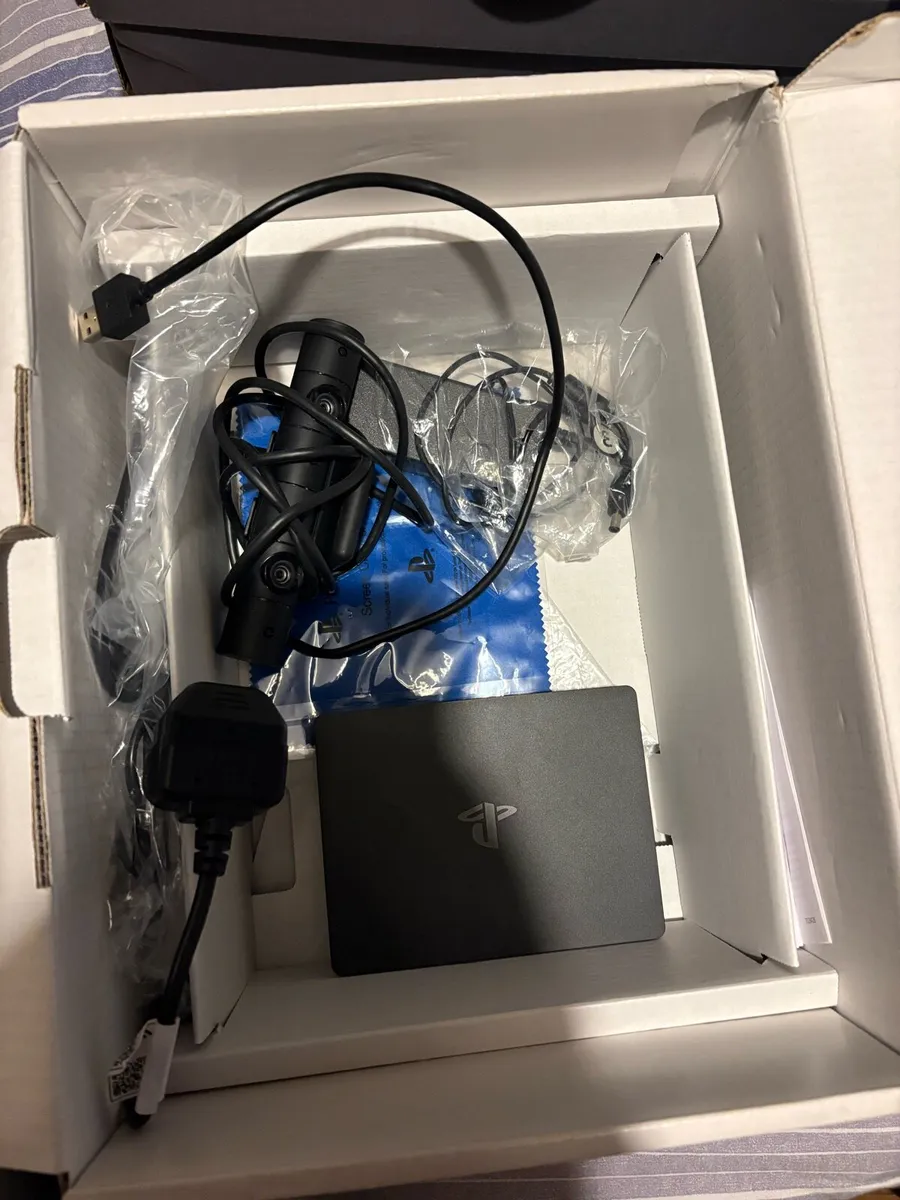 G29 steering wheel and VR set for PlayStation 4 - Image 3