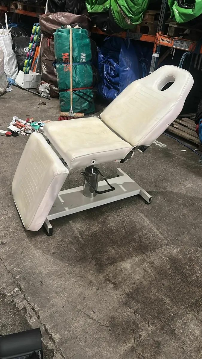 Beauty Tables, stools, trolleys - Image 3