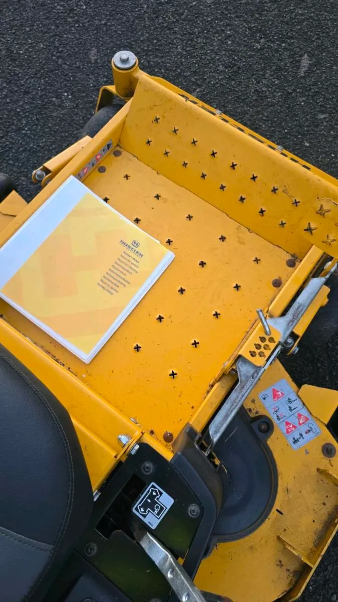 Hustler 48" Zero Turn - Image 4