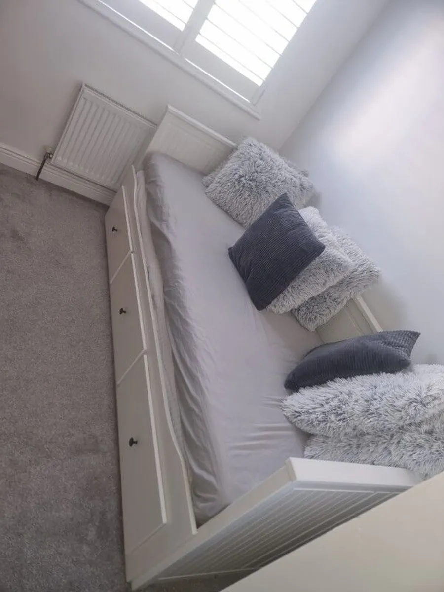 guest sofabed - Image 1