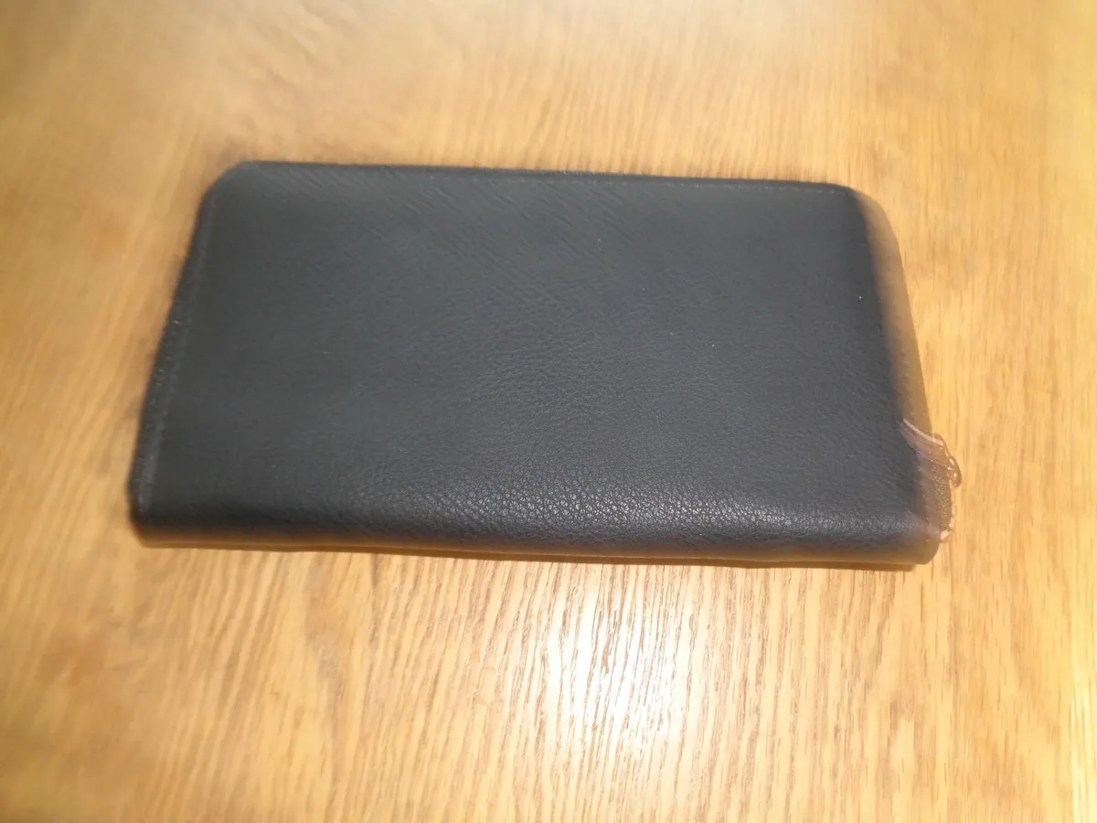 Ladies Minnie Mouse Wallet for Sale - Image 4