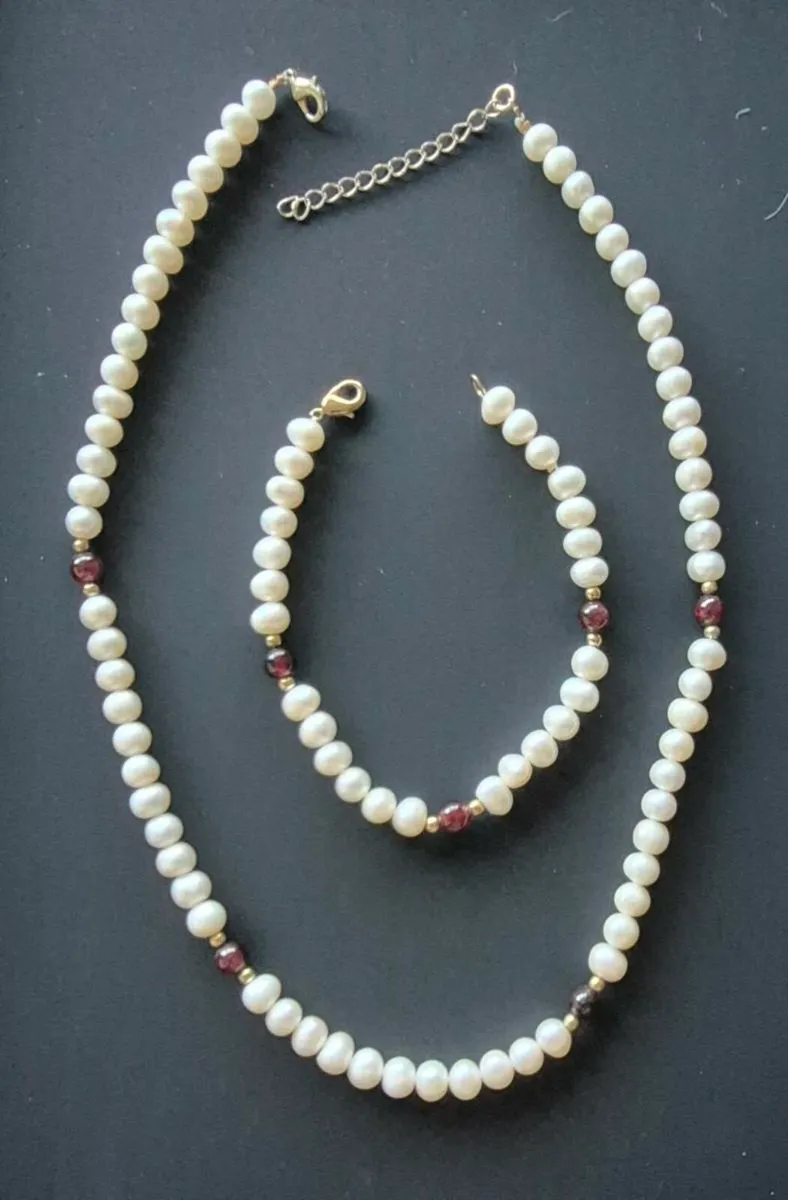 Cultured Pearl & Garnet Bracelet & Necklace - Image 1