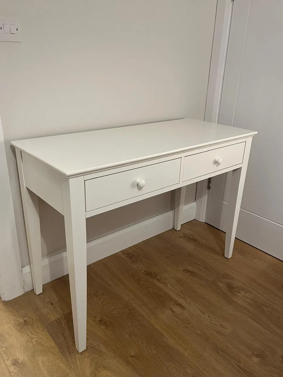 Dressing table - Image 1