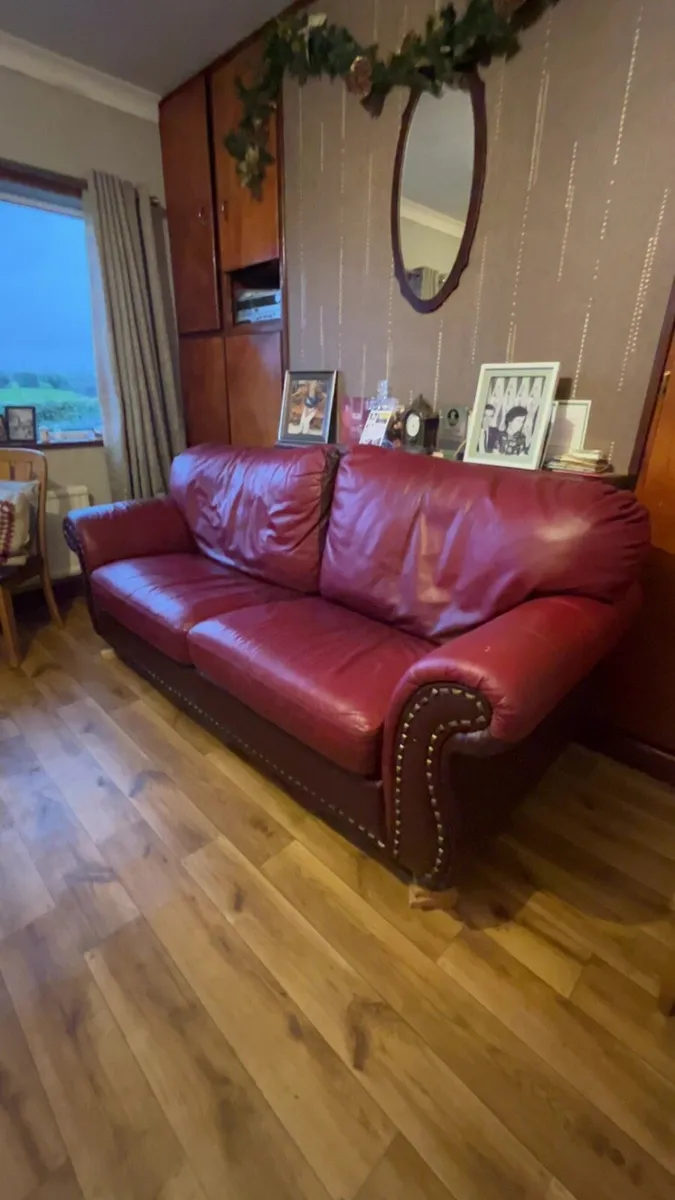 Leather couch - Image 1