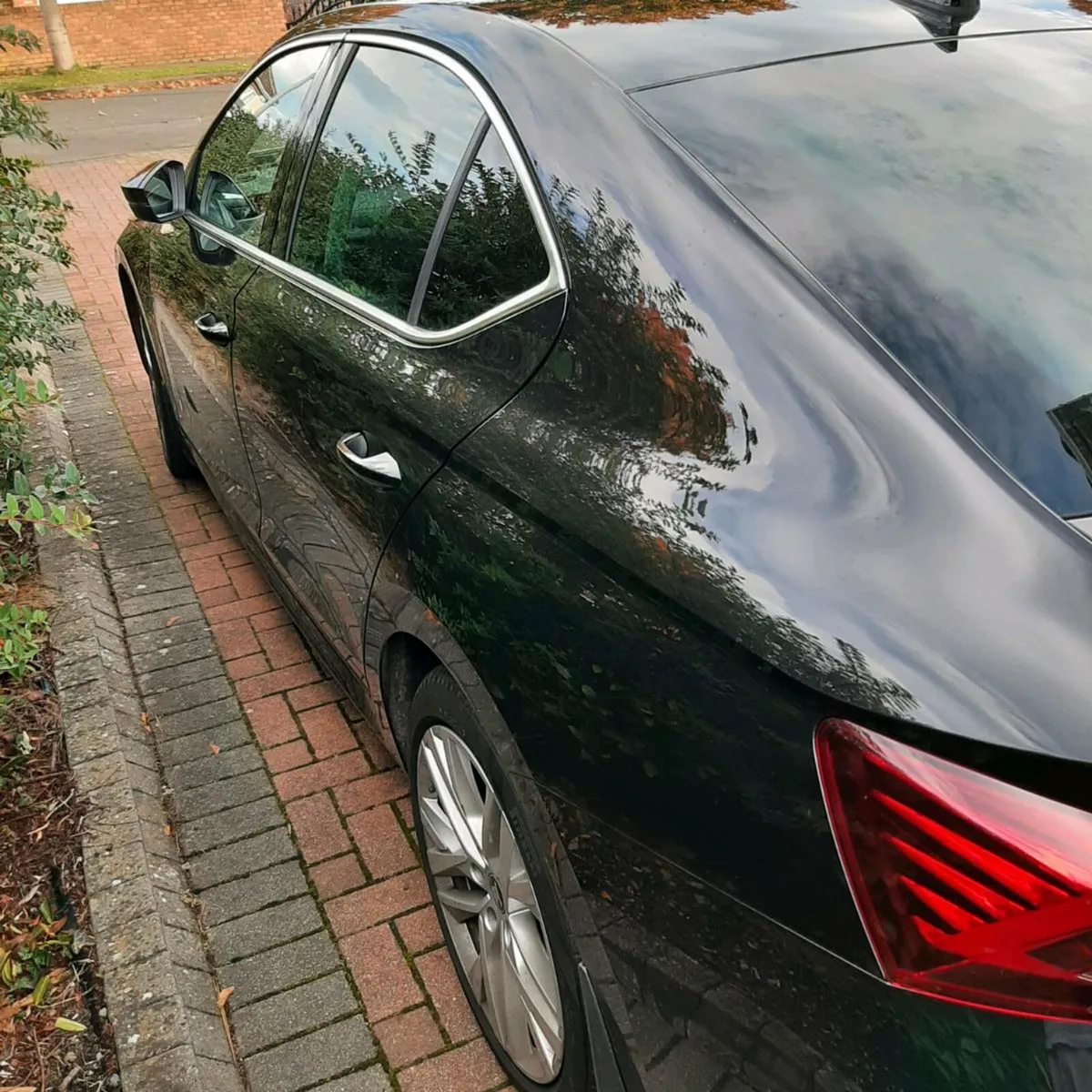 Skoda Octavia Selection Plus 150HP DSG - Image 3