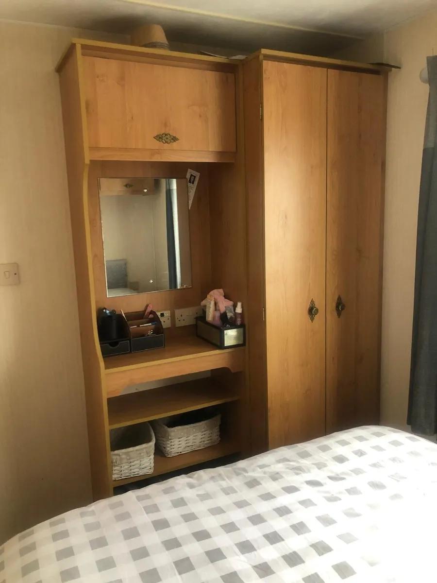 Extremely well kept Mobile home for sale - Image 2