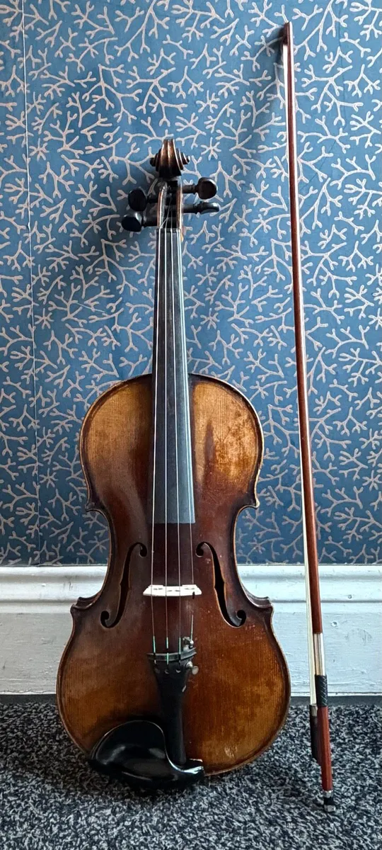 Hawkes & Sons Violin Full Size 4/4 - Image 1