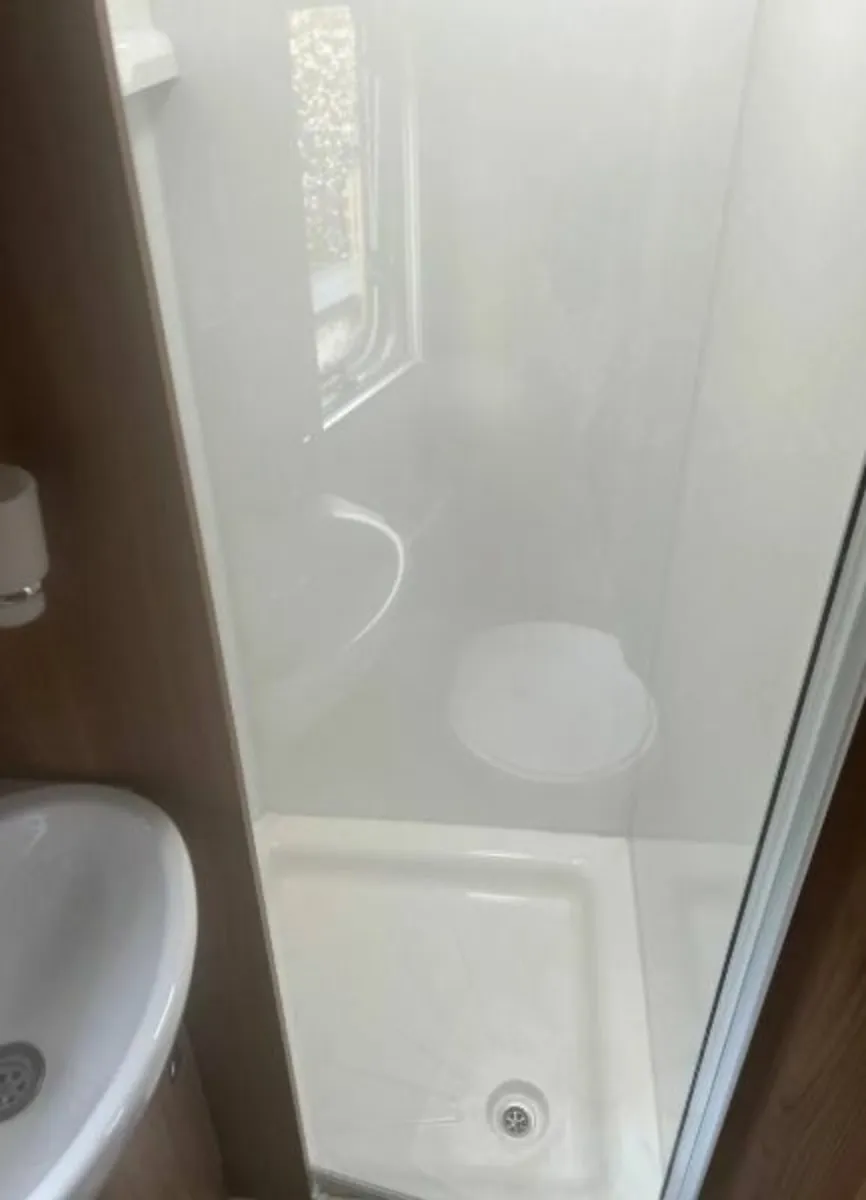 2015 Bailey Unicorn Cordoba Series 3 - Image 3