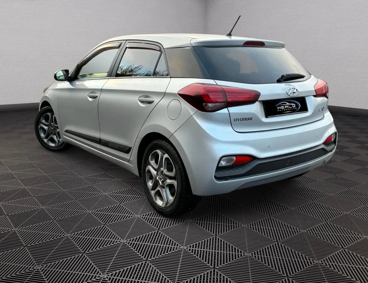 HYUNDAI I20 ACTIVE DELUXE 5DR FSH - Image 4