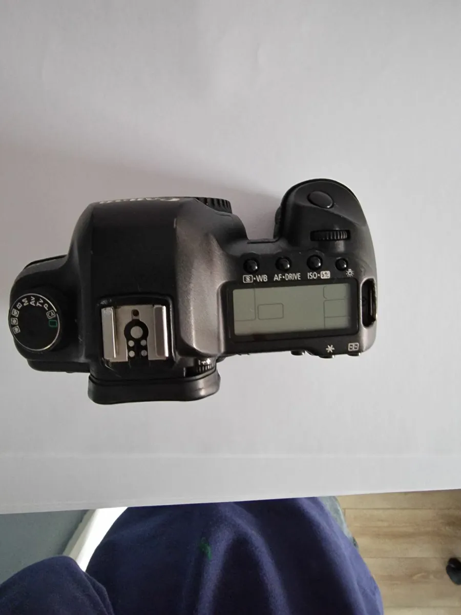 Canon 5D Mark II Full Frame DSLR 21MP + extras - Image 2