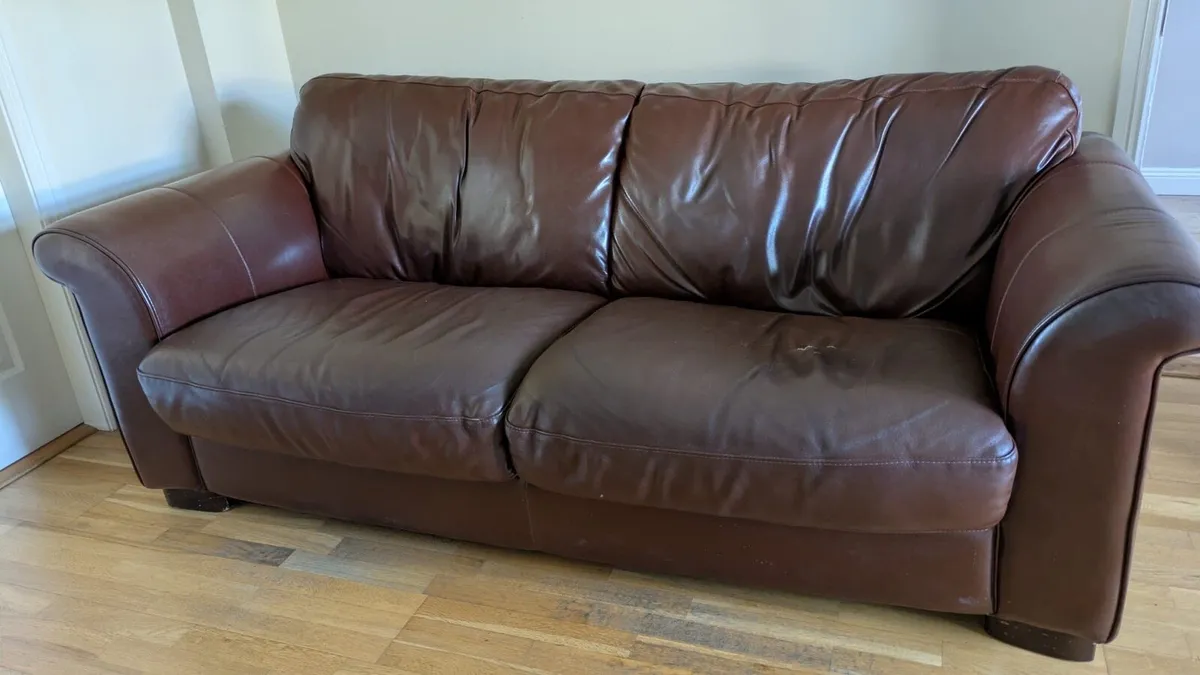 2&3 seater leather couch - Image 2