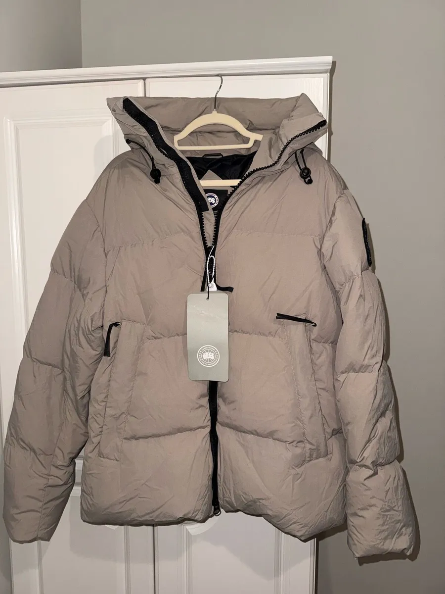 🔥Brand New Canada Goose Puffer Jacket🔥 - Image 1