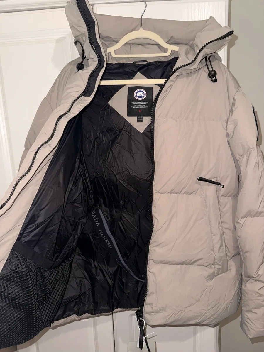 🔥Brand New Canada Goose Puffer Jacket🔥 - Image 3
