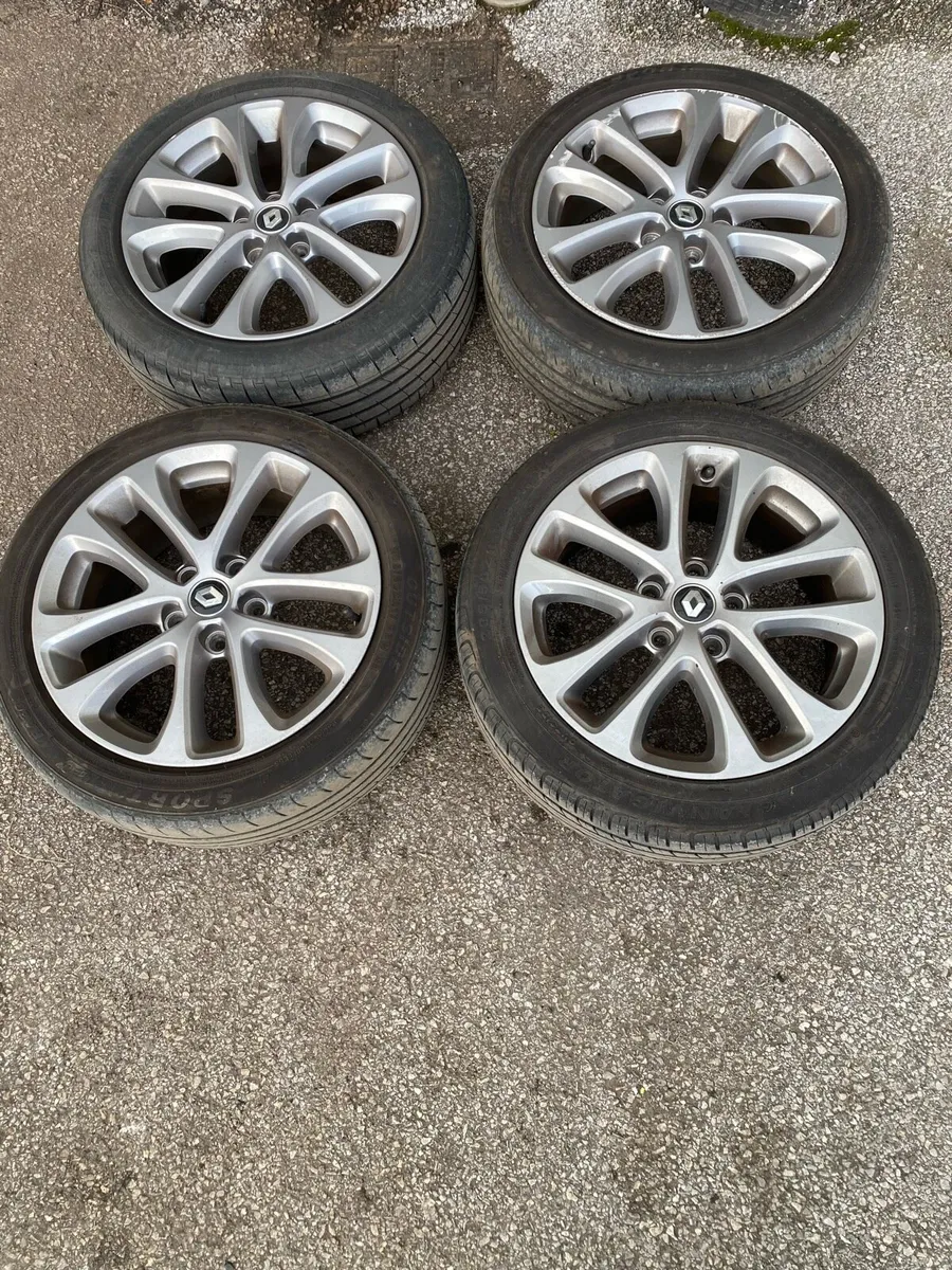 Set of allows with tyres for Renault Megane 2018 - Image 1
