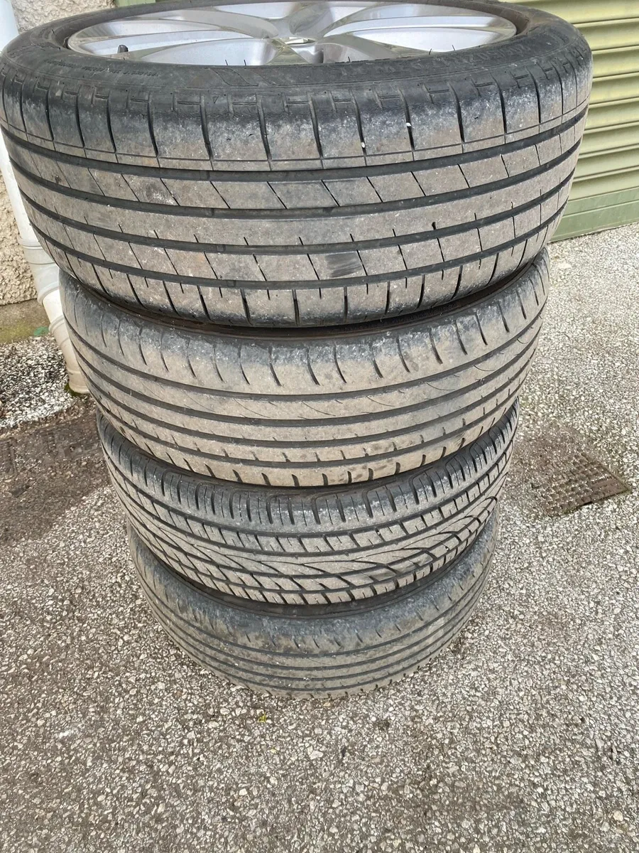 Set of allows with tyres for Renault Megane 2018 - Image 2