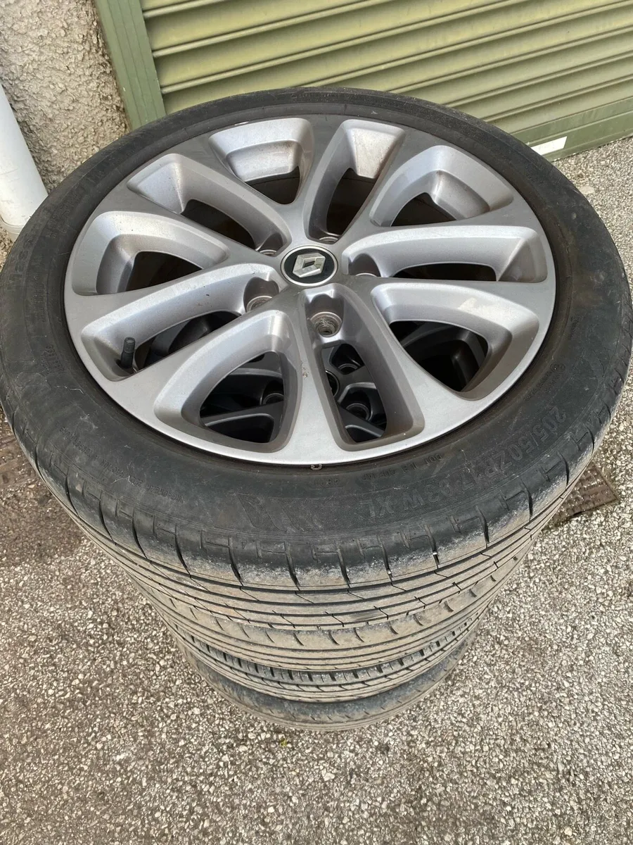 Set of allows with tyres for Renault Megane 2018 - Image 3