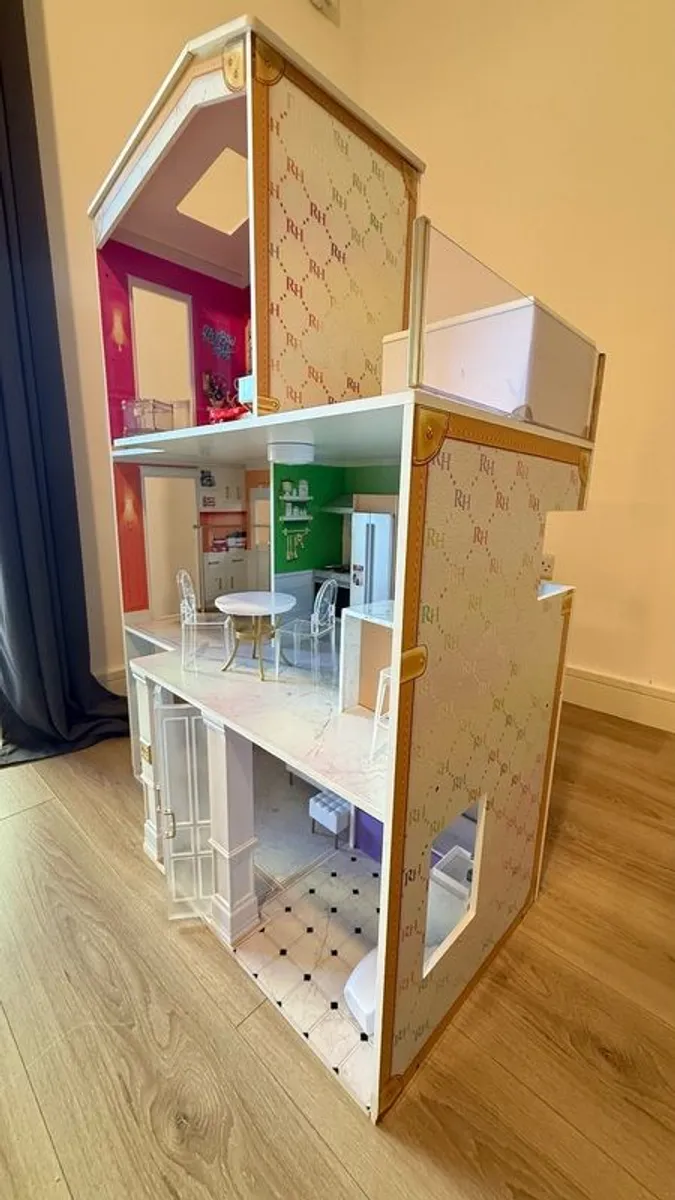 Rainbow High Wooden Doll House - Image 3
