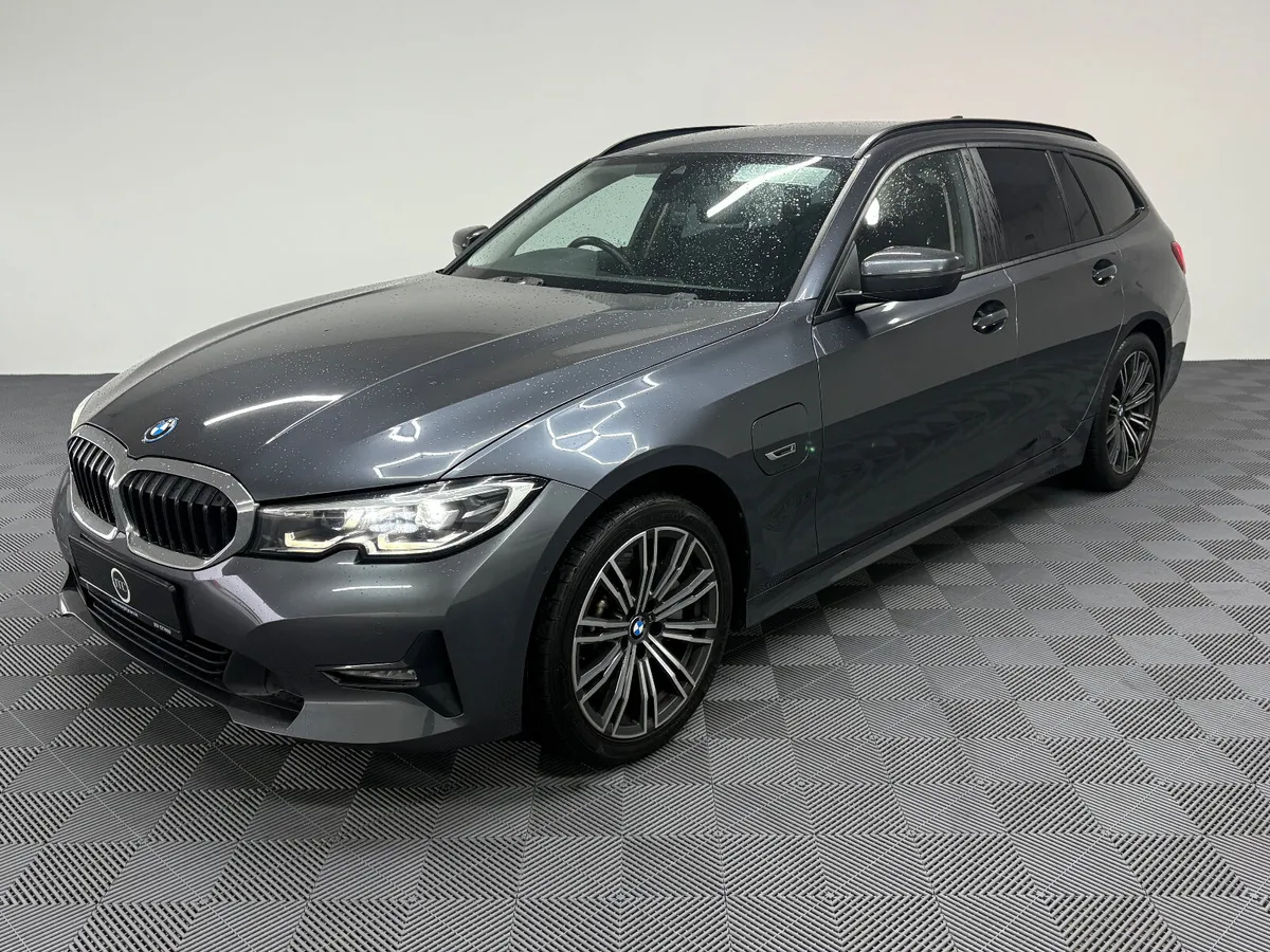2022 BMW 330E SE Pro 2.0 Phev - Image 4