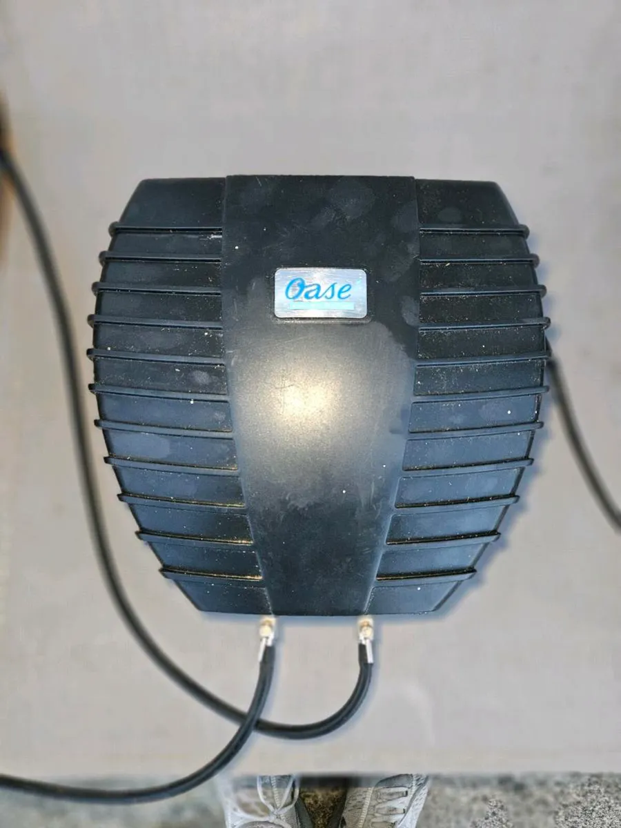 Oase Pond Aerator Pump - Image 1