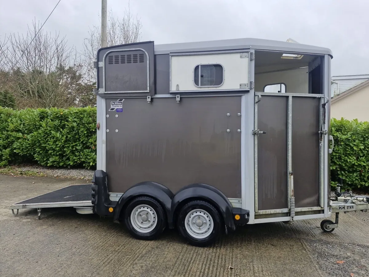 506 Horsebox - Image 1