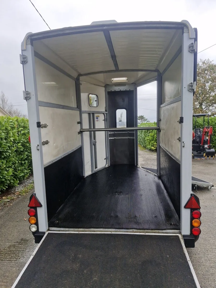 506 Horsebox - Image 2