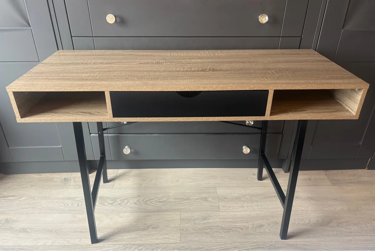 Desk / Table - Image 1