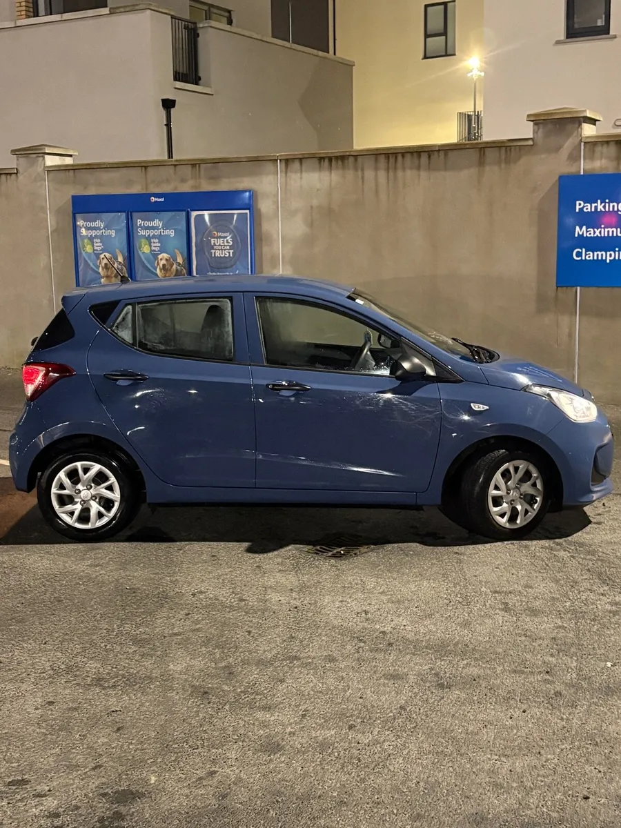 2017 Hyundai i10 - LOW MILEAGE - Image 2