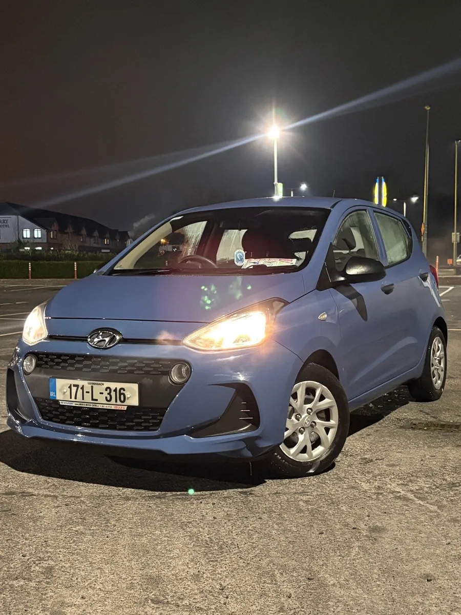 2017 Hyundai i10 - LOW MILEAGE - Image 3