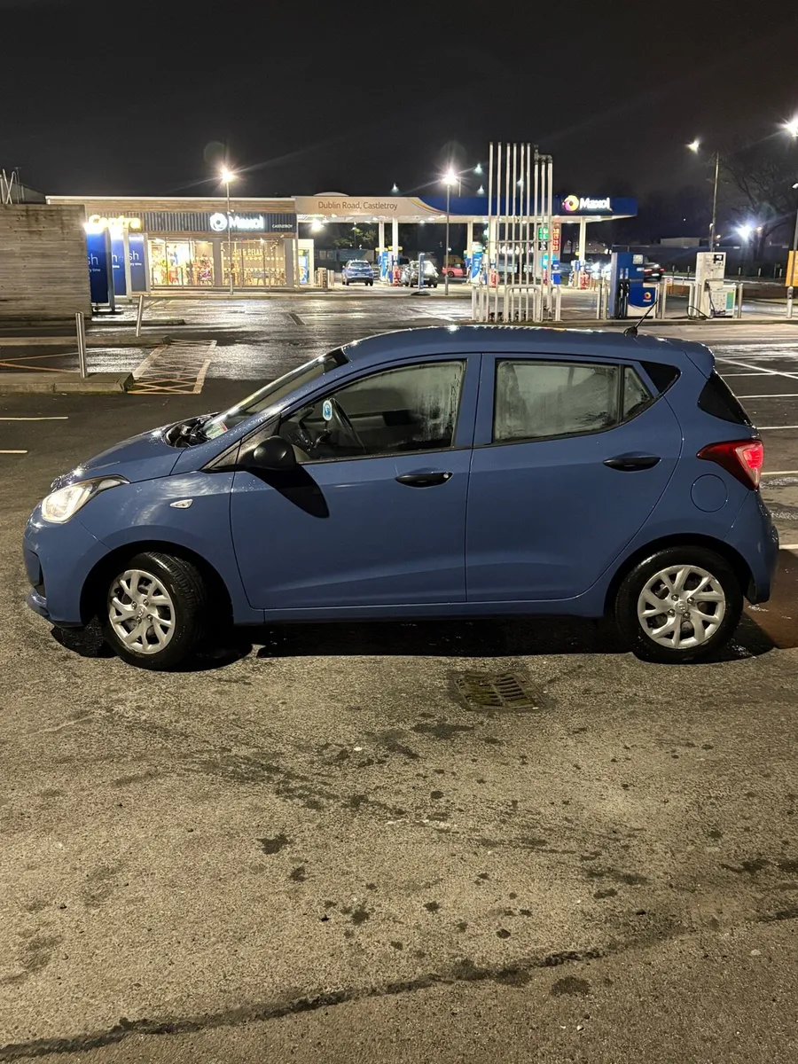 2017 Hyundai i10 - LOW MILEAGE - Image 4