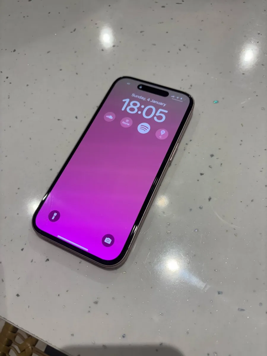 iPhone 15 - 128GB - Image 2