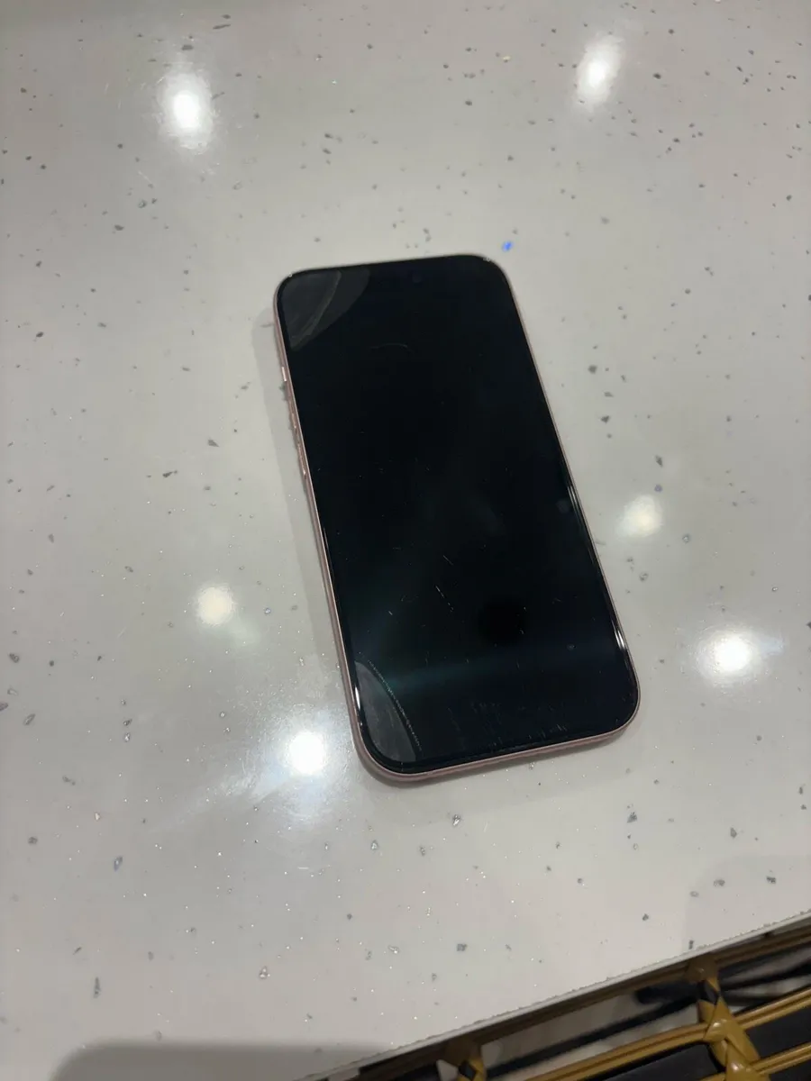 iPhone 15 - 128GB - Image 3